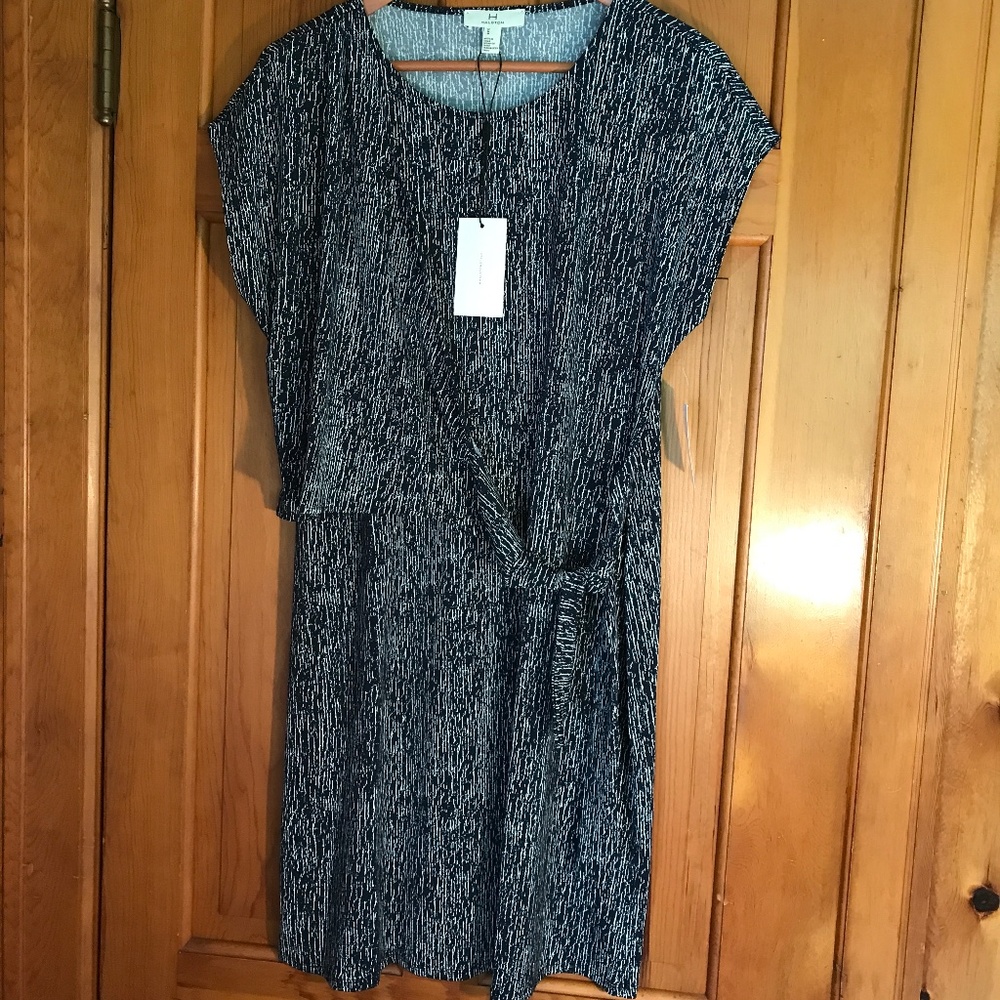 NWT. H BY HALSTON sleeveless blue and white dress, size Medium. New with Tags.